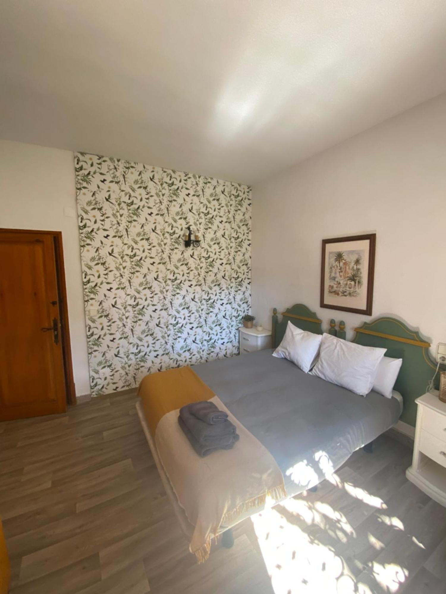 Bed and Breakfast Pink Lemon House Elche Exterior foto